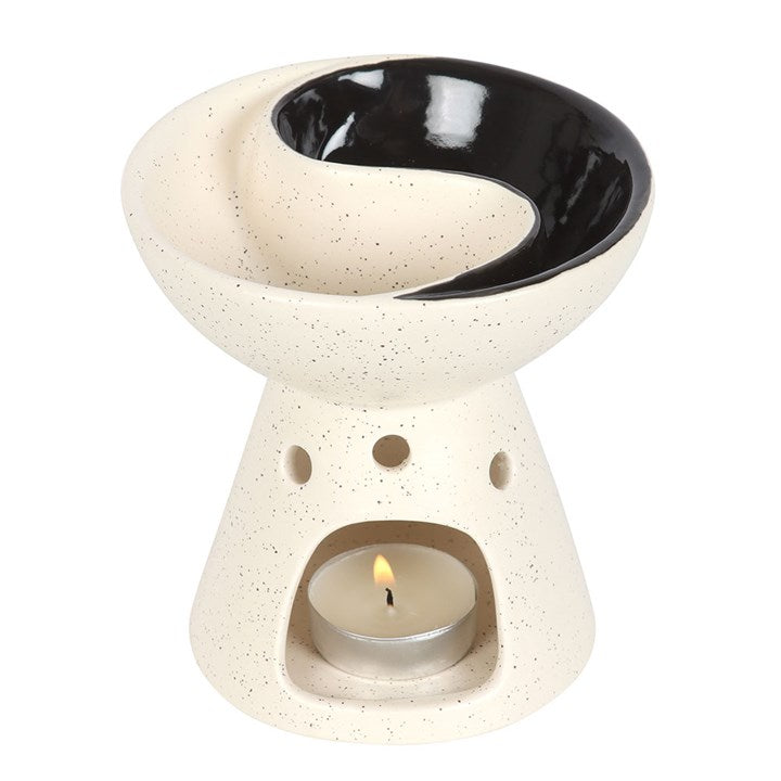 Kimchi Toki Yin Yang oil burner for aromatherapy with a unique design and a tealight holder
