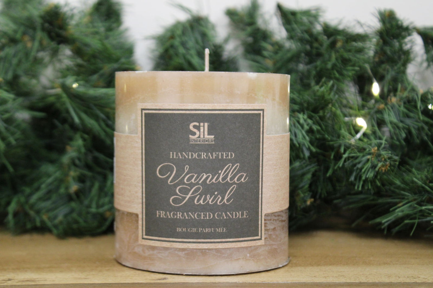 Geko Products Vanilla Swirl Ombre Candle handcrafted with layered vanilla swirl design on wooden surface