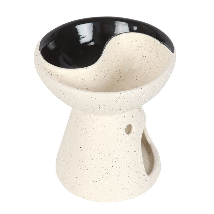 Kimchi Toki Yin Yang oil burner for aromatherapy in black and white ceramic design