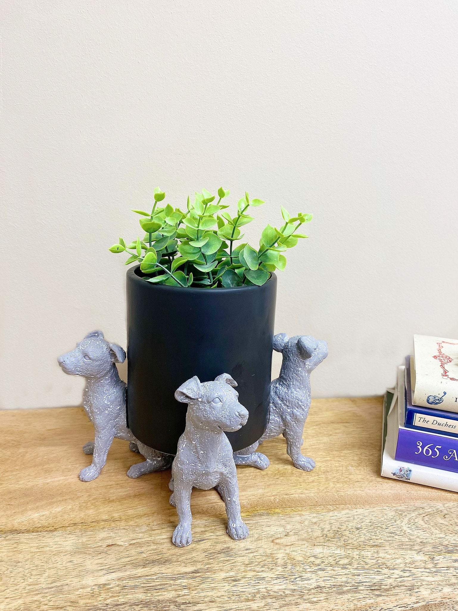 risers for plant pots Grey Dog Pot Risers Set – Stylish Decorative Plant Stands